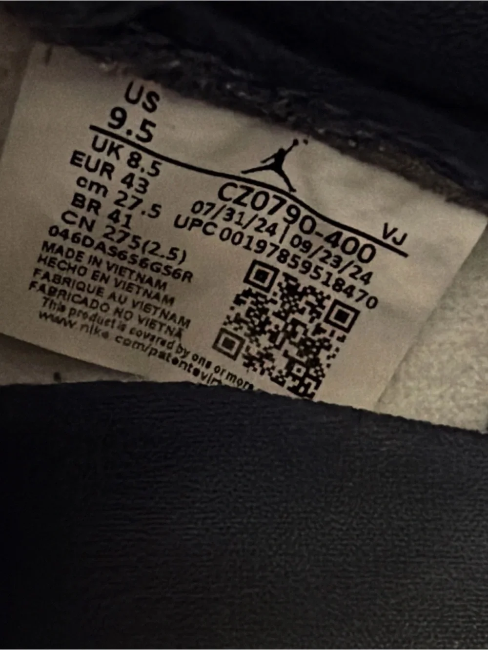 Nike Air Jordan 1 Retro OG Low Obsidian UNC Men’s Size 9.5 Model CZ0790-400 Used
